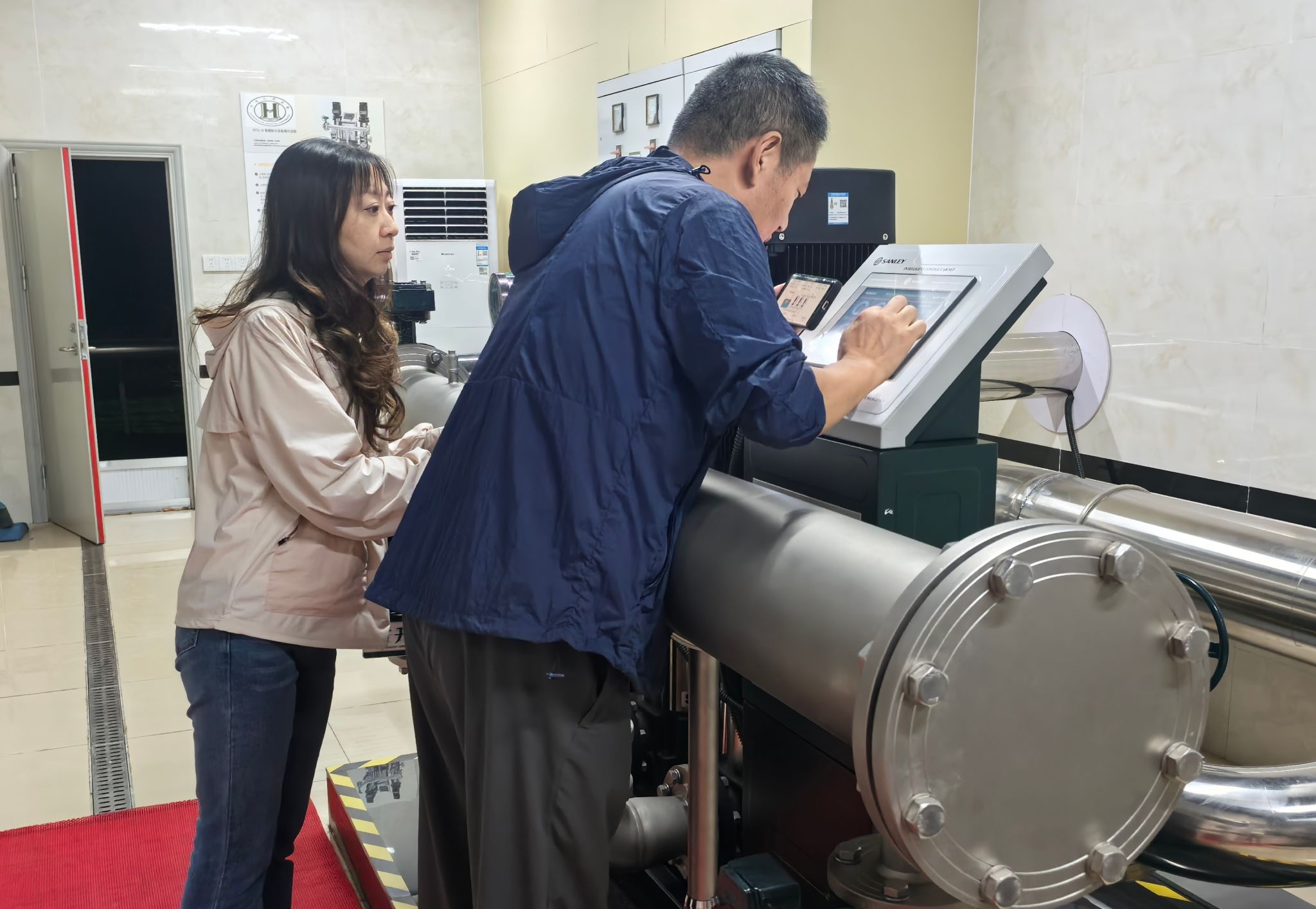 深夜鏖战显担当 双线抢修护校园——修缮服务中心高效完成供水及照明设施应急抢修